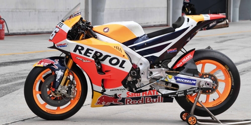 Honda RC213V 2017 Moto GP WELTMEISTER Marc MARQUEZ Team Repsol Honda 1:18 Honda RC213V 2017 Moto GP WELTMEISTER Marc MARQUEZ Team Repsol Honda 1:18